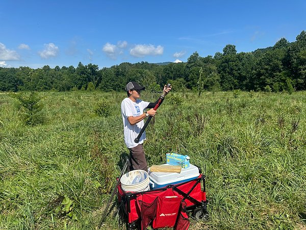 Q&A: HOW 3 UNCA STUDENTS&rsquo; FIELDWORK IS ADVANCING THE SCIENCES & SUPPORTING COMMUNITIES IN WESTERN NC